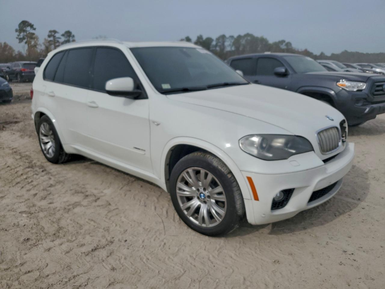 2013 BMW X5 xDrive50I - zdjęcie 4