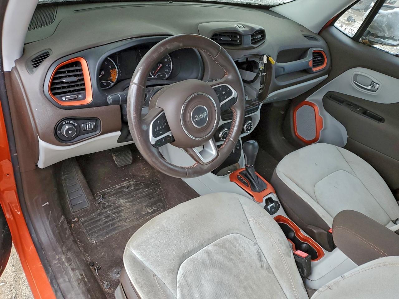 2015 Jeep Renegade Latitude - zdjęcie 8