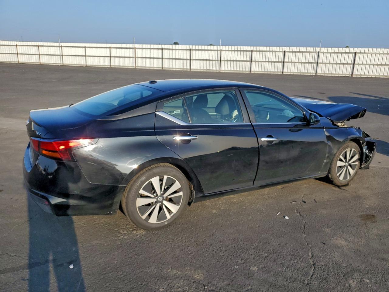 2022 Nissan Altima - zdjęcie 3