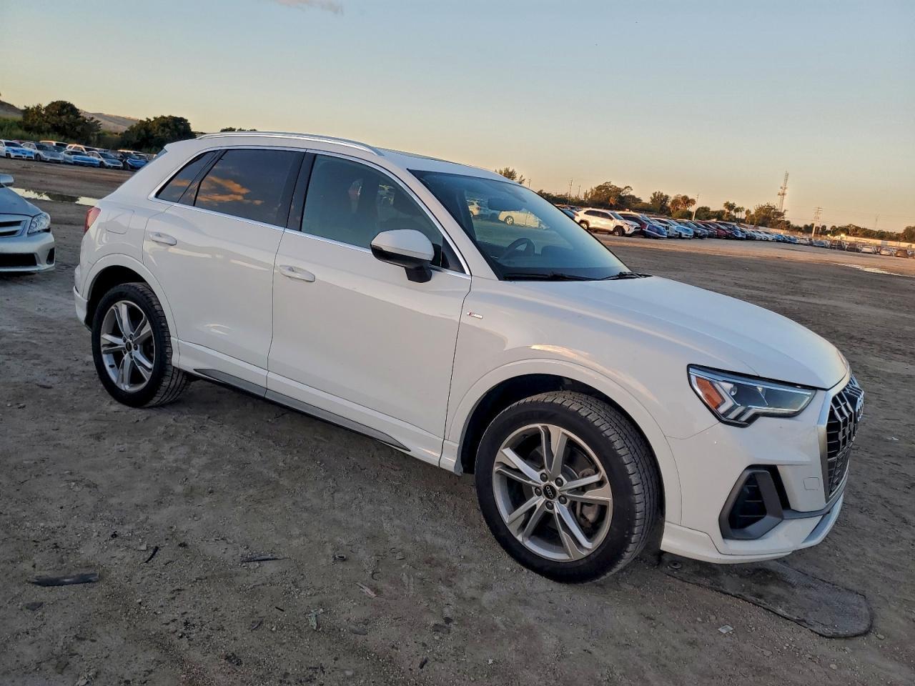 2023 Audi Q3 Premium S Line 45 - zdjęcie 4
