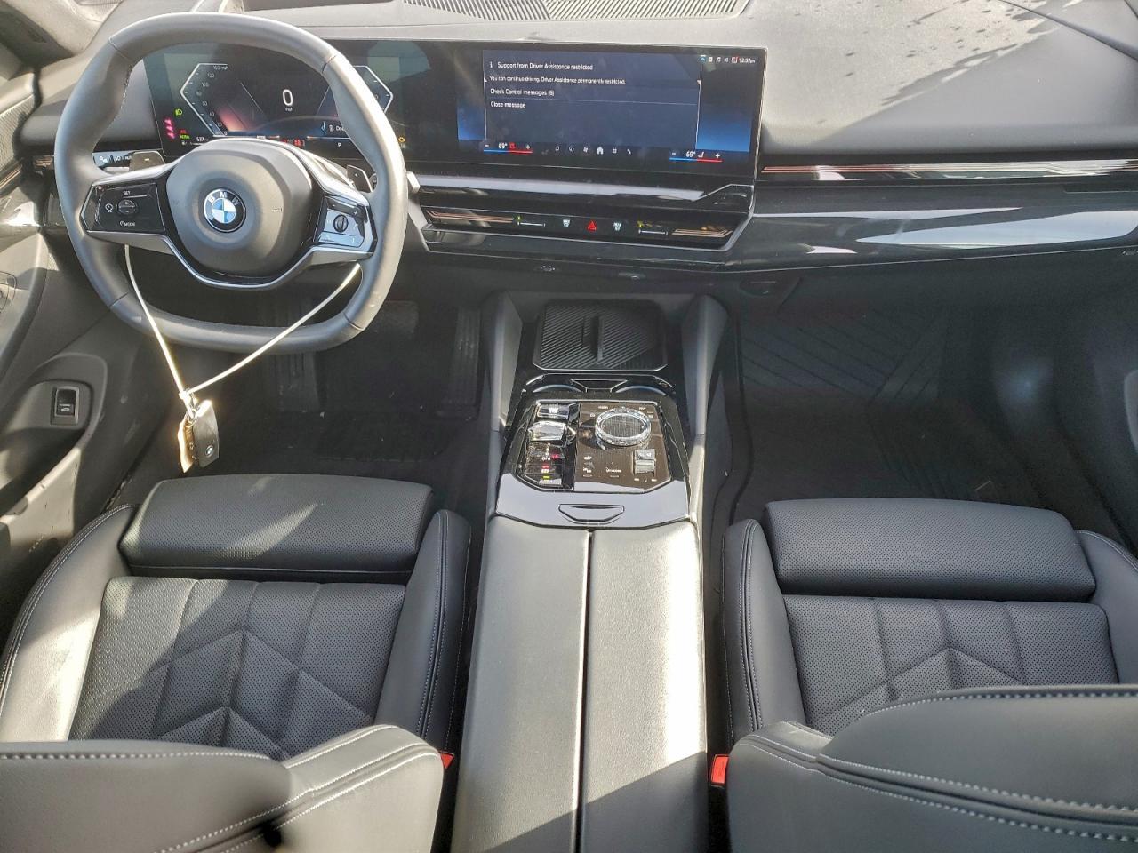 2024 BMW 530 Xi - zdjęcie 8