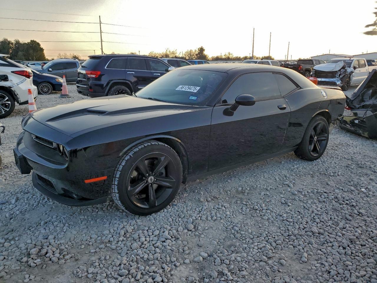 2018 Dodge Challenger Sxt - zdjęcie główne
