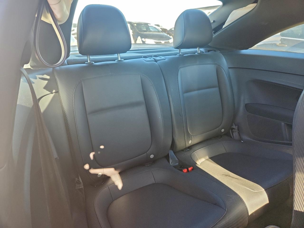 2018 Volkswagen Beetle S - zdjęcie 10