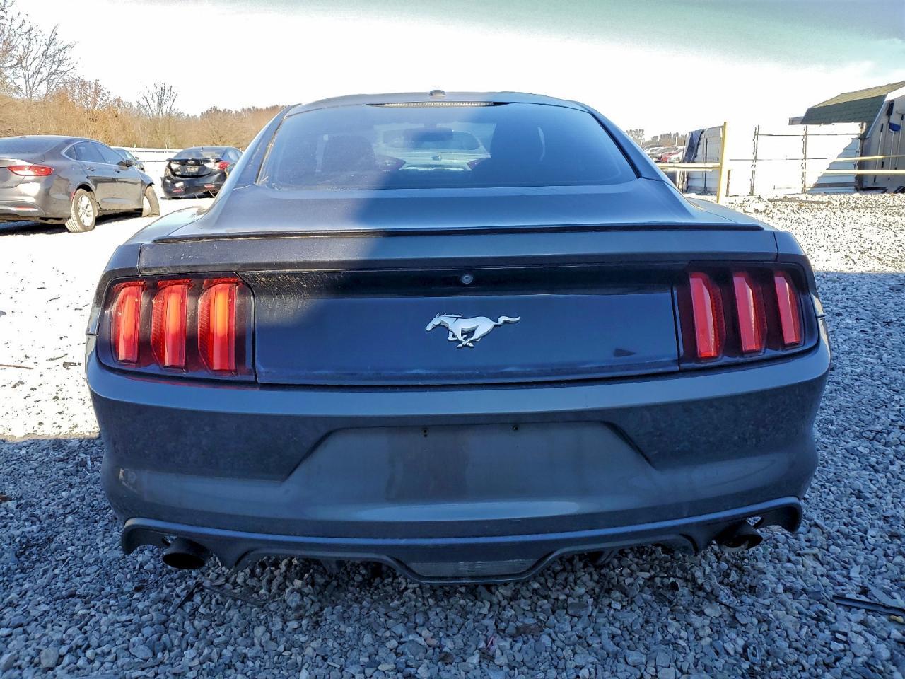 2015 Ford Mustang - zdjęcie 6