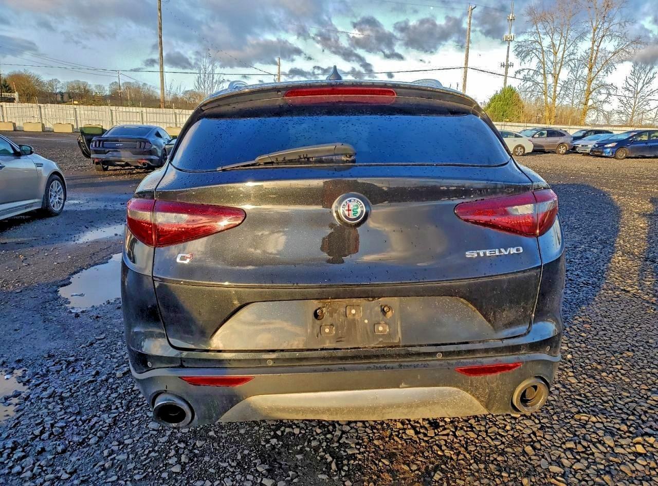 2018 Alfa Romeo Stelvio - zdjęcie 6