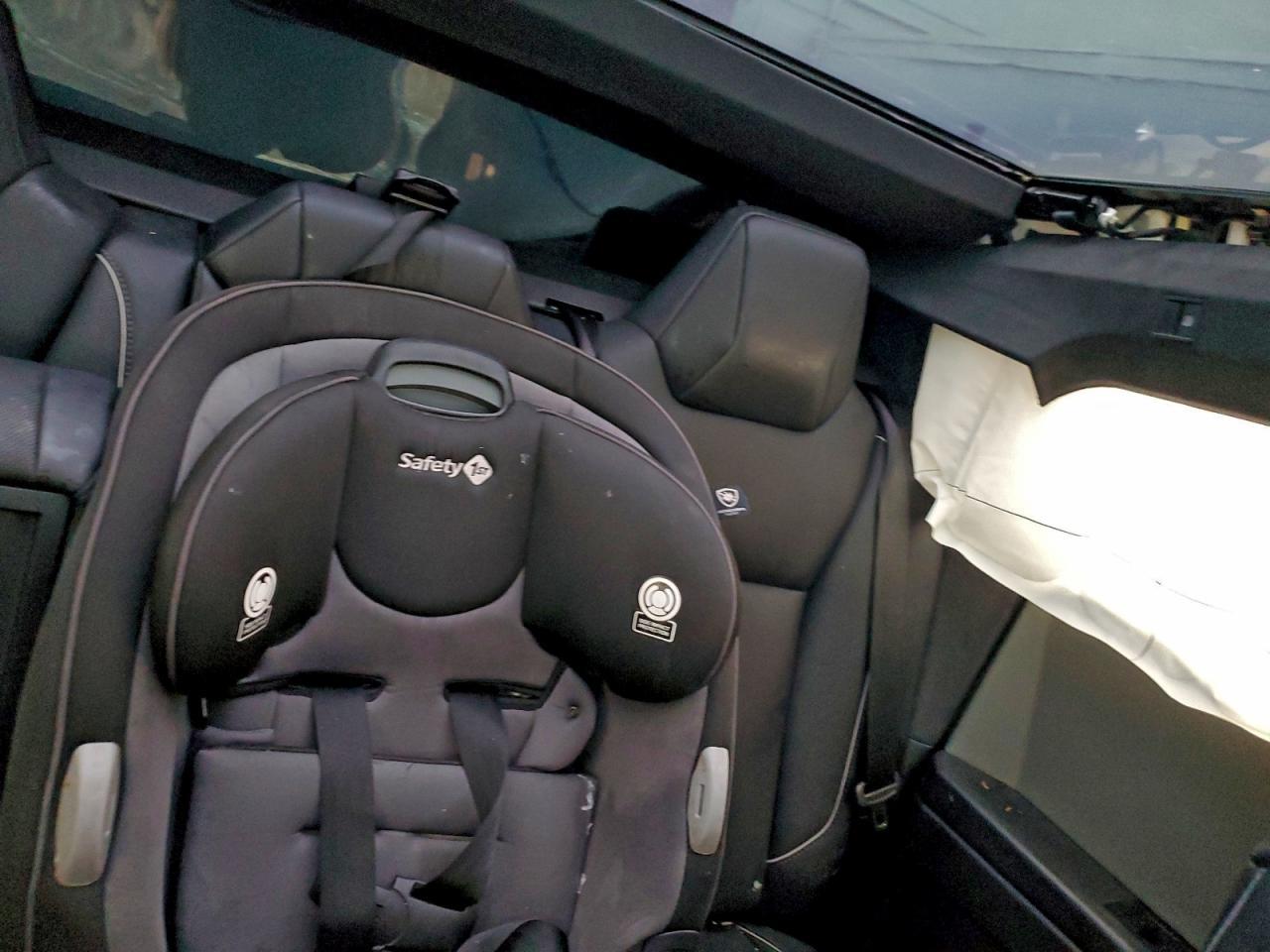 2024 Tesla Cybertruck - zdjęcie 10