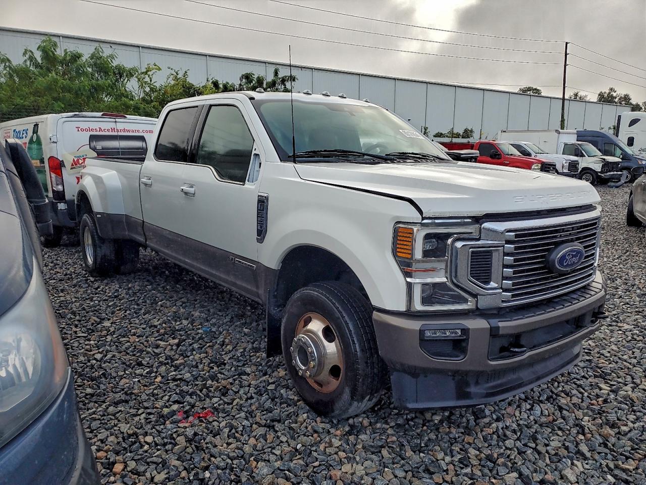 2022 Ford F350 Super Duty - zdjęcie 4