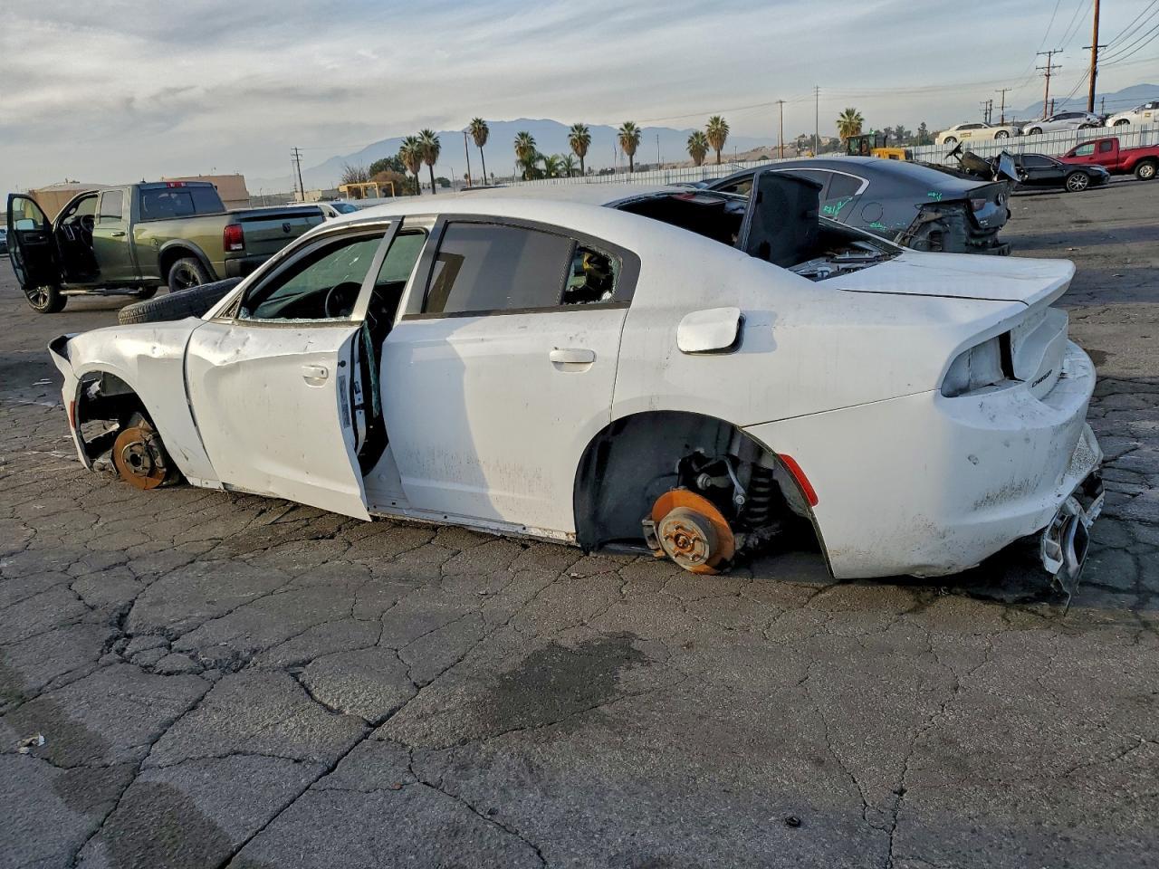 2017 Dodge Charger Se - zdjęcie 2