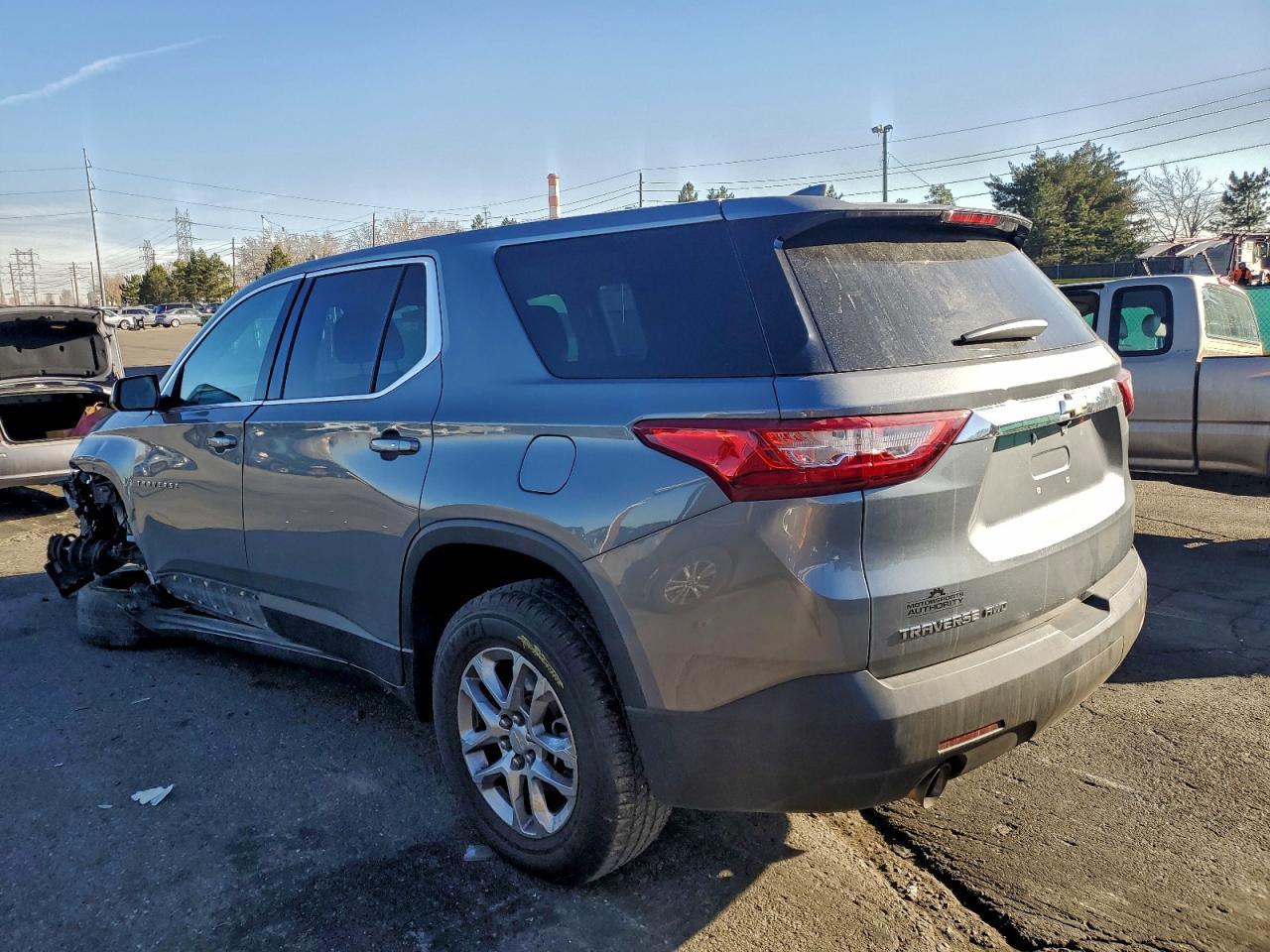 2020 Chevrolet Traverse Ls - zdjęcie 2