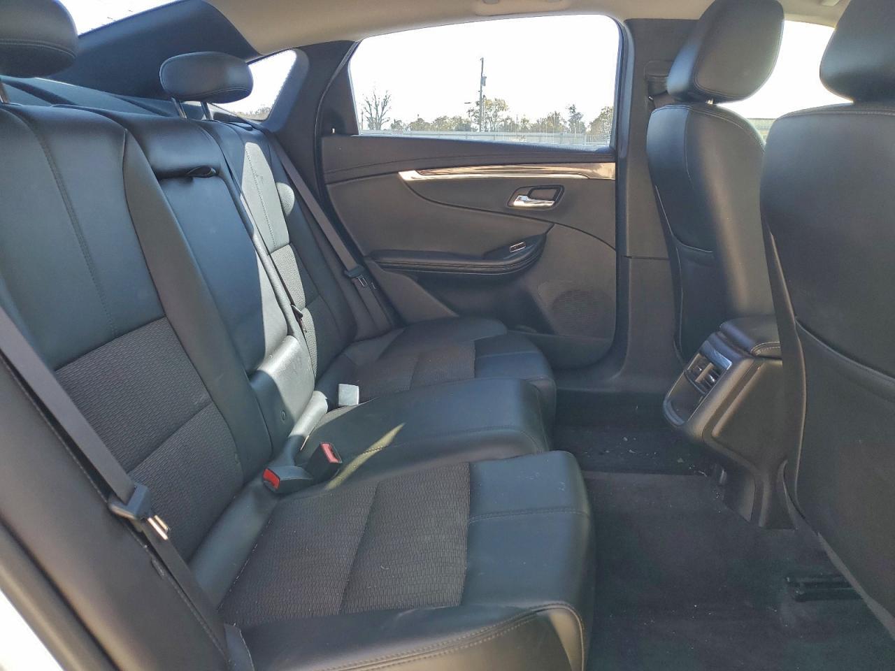 2016 Chevrolet Impala Lt - zdjęcie 10