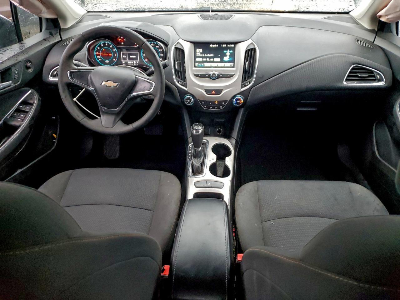 2018 Chevrolet Cruze Ls - zdjęcie 8