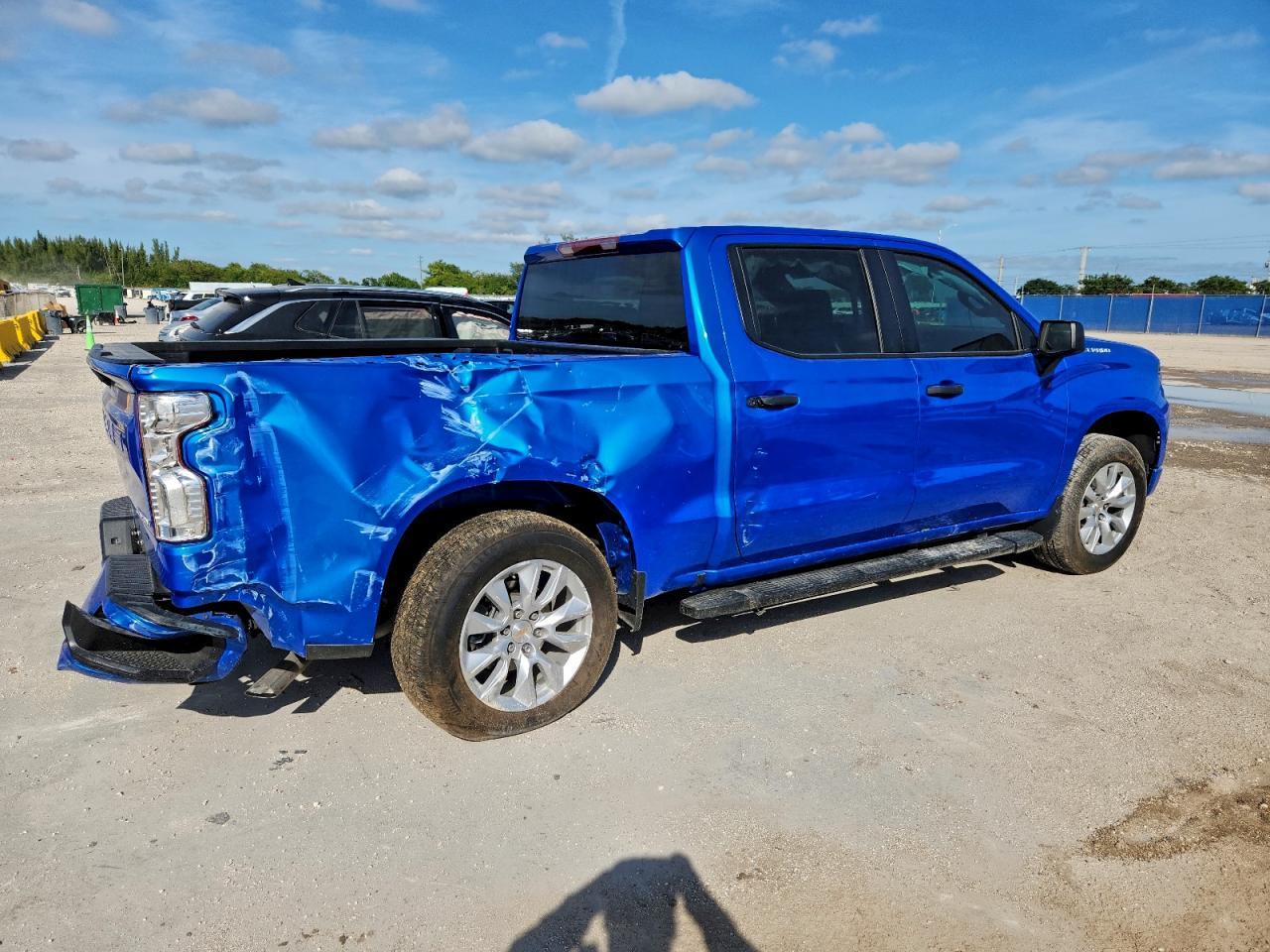 2025 Chevrolet Silverado C1500 Custom - zdjęcie 3