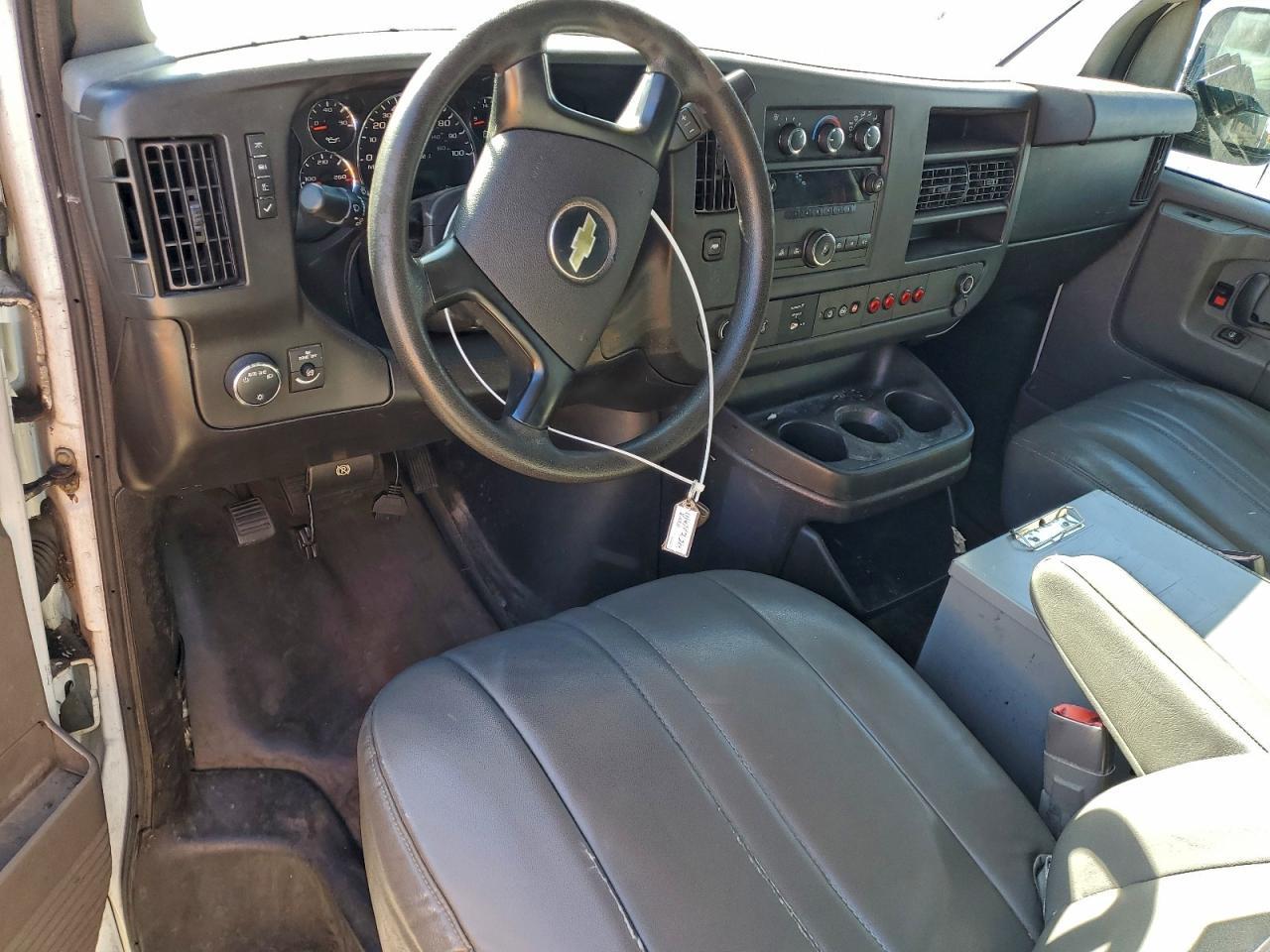 2014 Chevrolet Express G2500 - zdjęcie 8