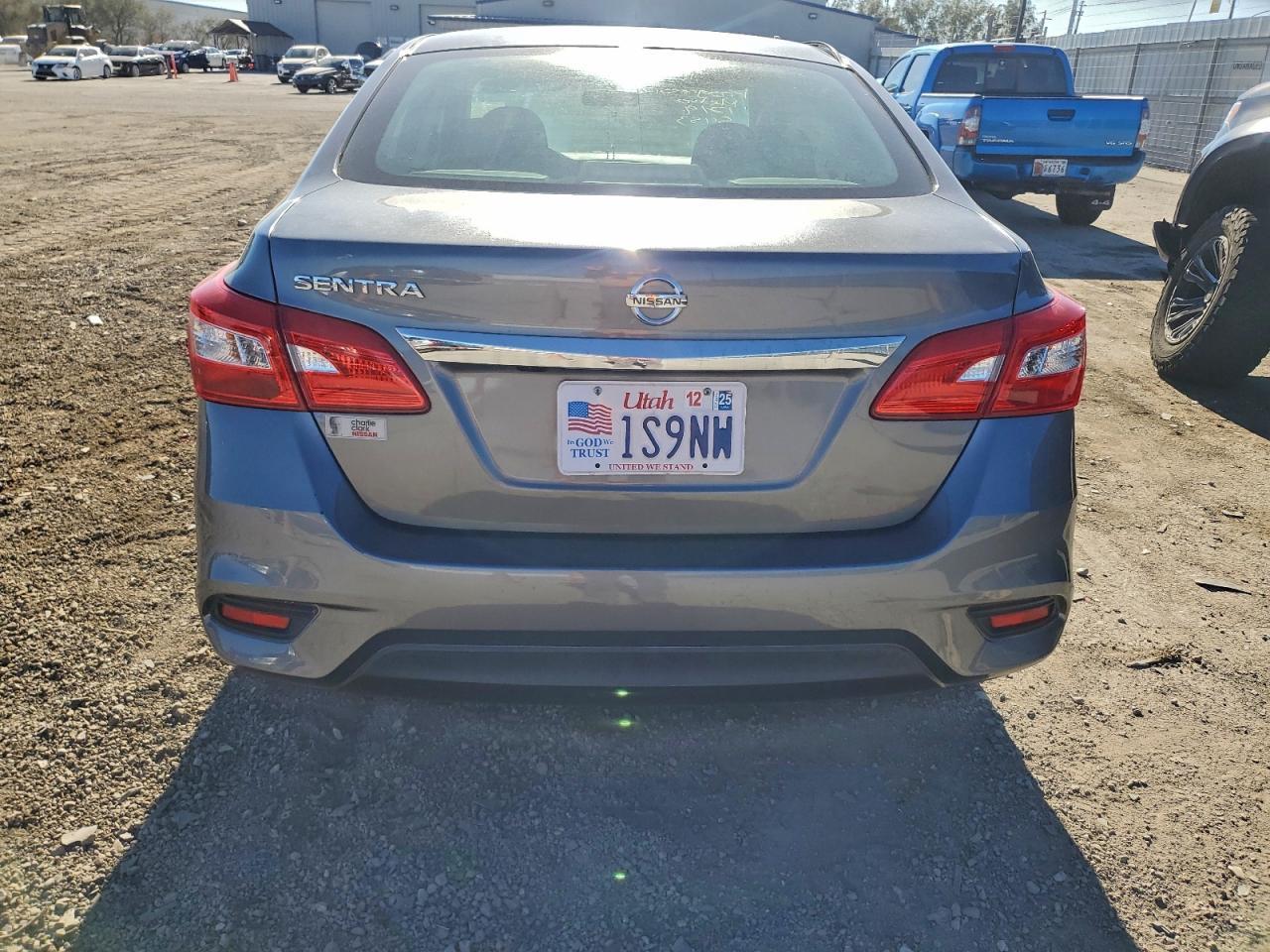 2019 Nissan Sentra S - zdjęcie 6