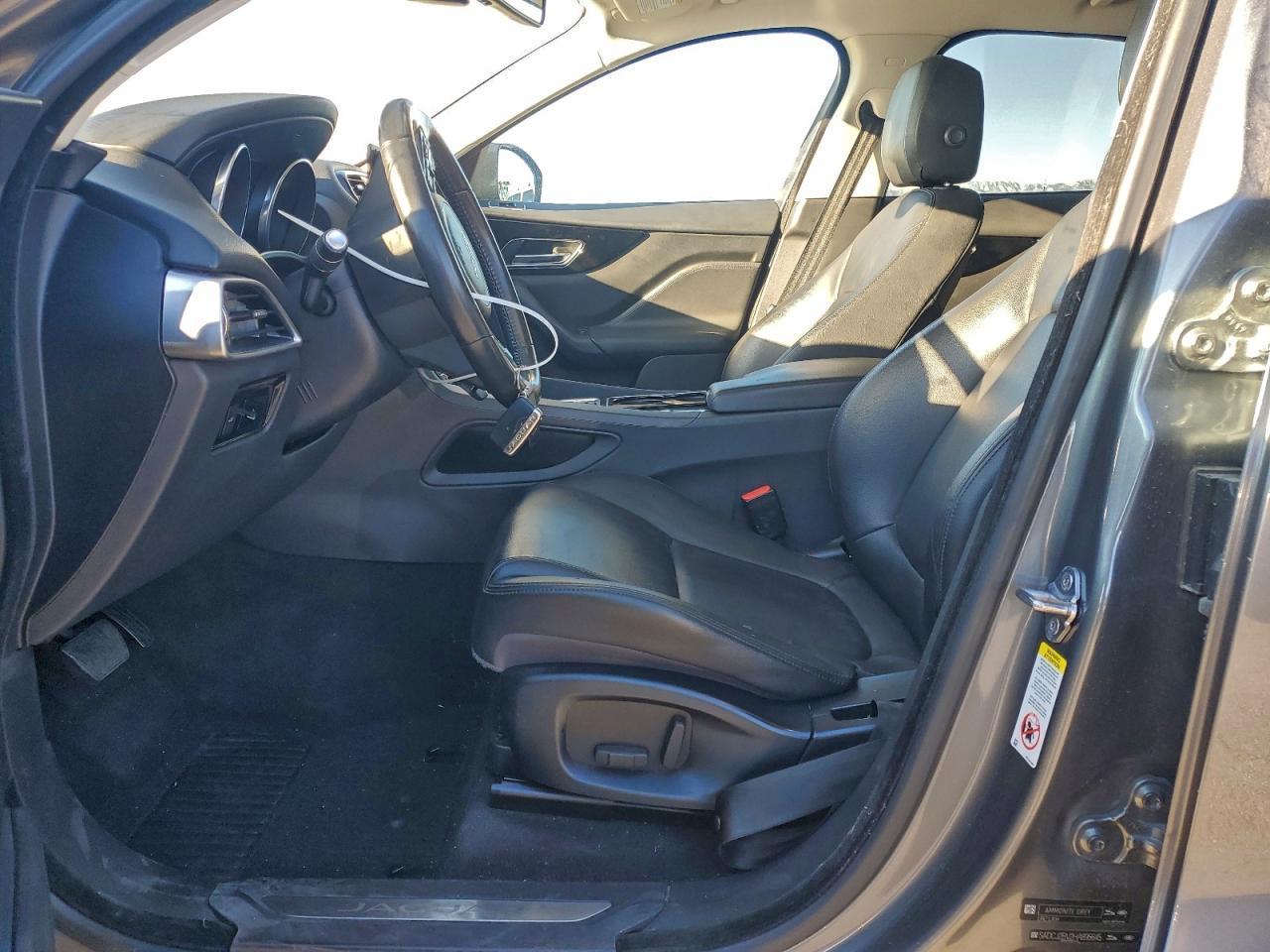 2017 Jaguar F-Pace Premium - zdjęcie 7