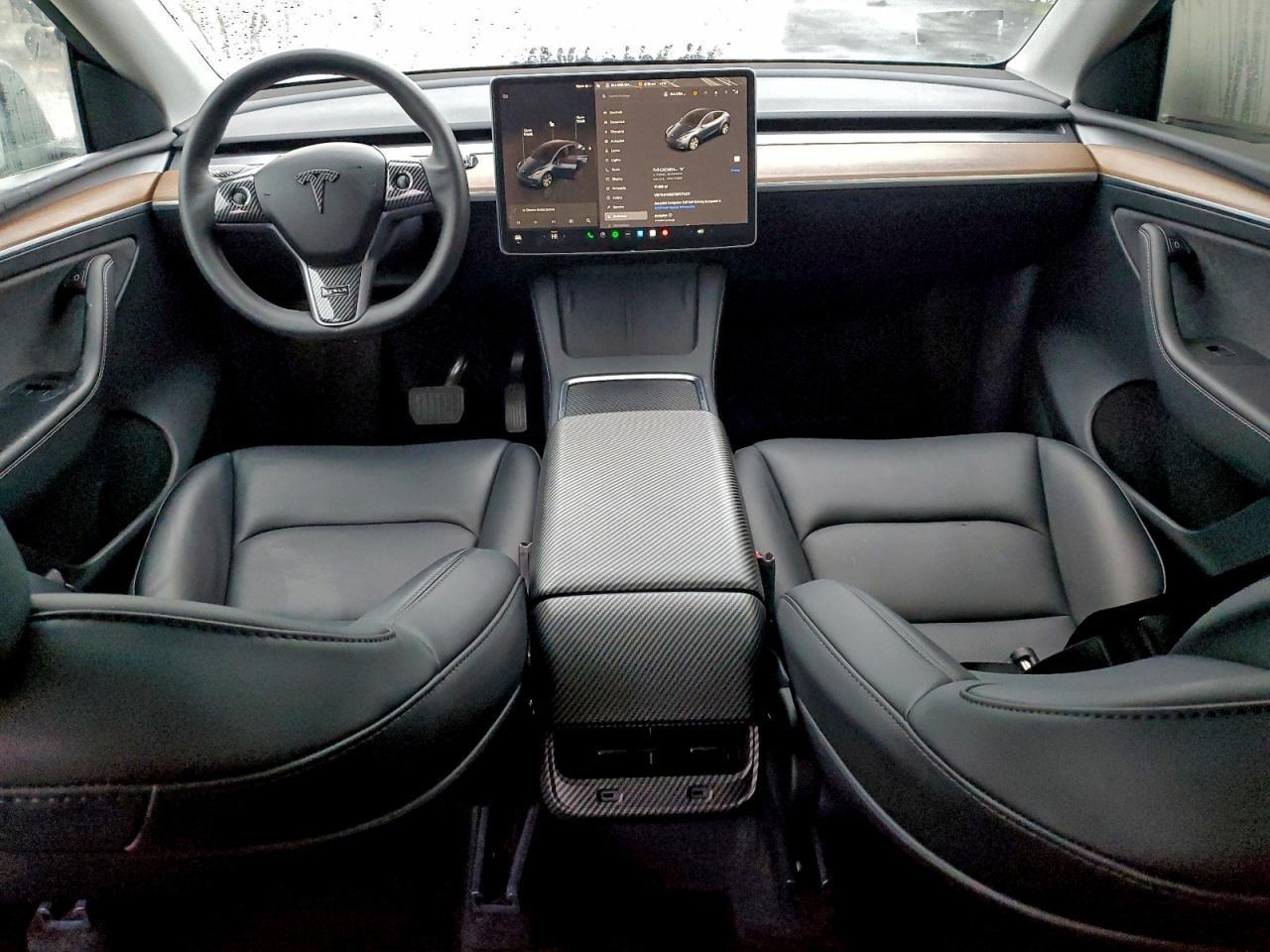 2024 Tesla Model Y - zdjęcie 8