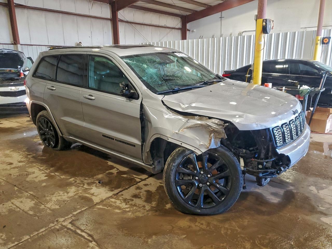 2020 Jeep Grand Cherokee Laredo - zdjęcie 4