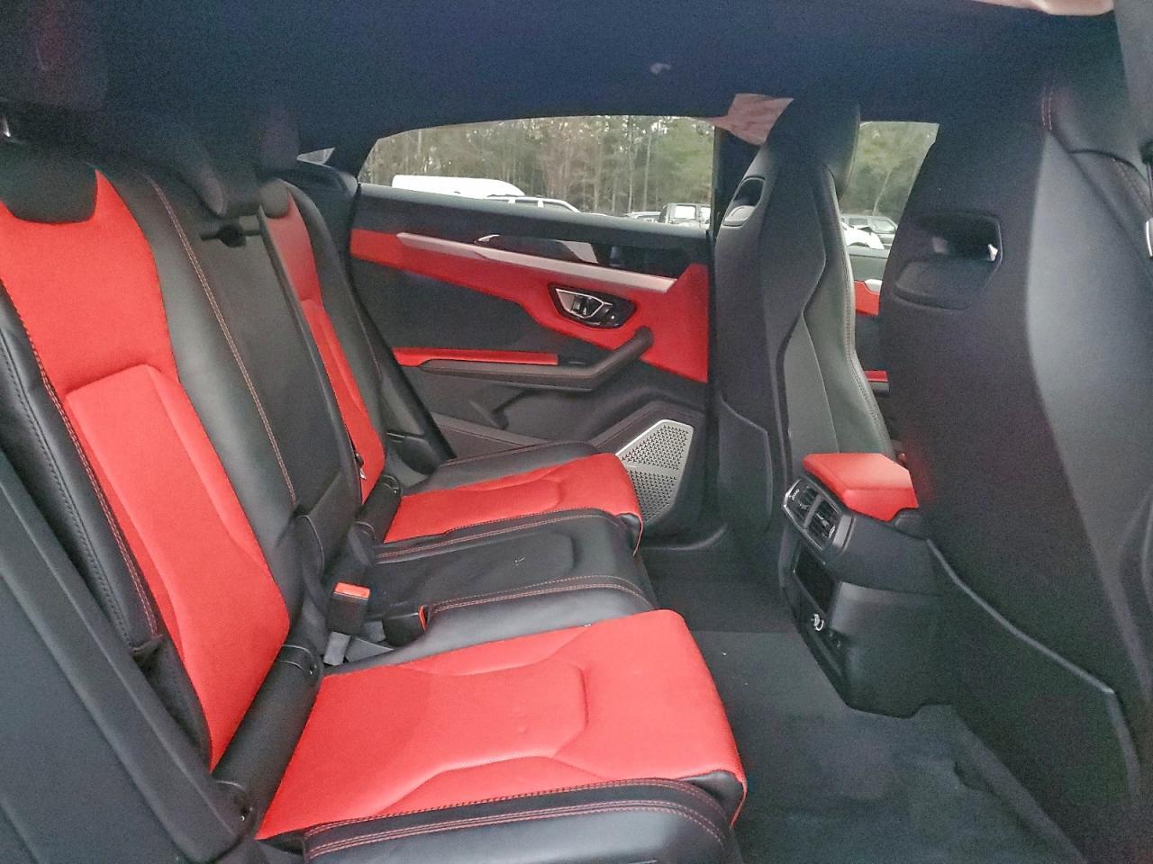 2022 Lamborghini Urus - zdjęcie 10