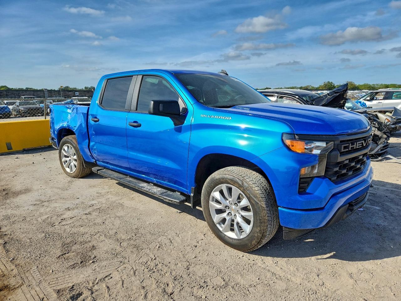 2025 Chevrolet Silverado C1500 Custom - zdjęcie 4