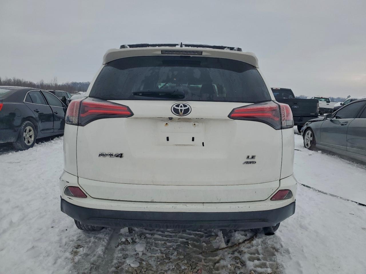 2016 Toyota Rav4 Le - zdjęcie 6