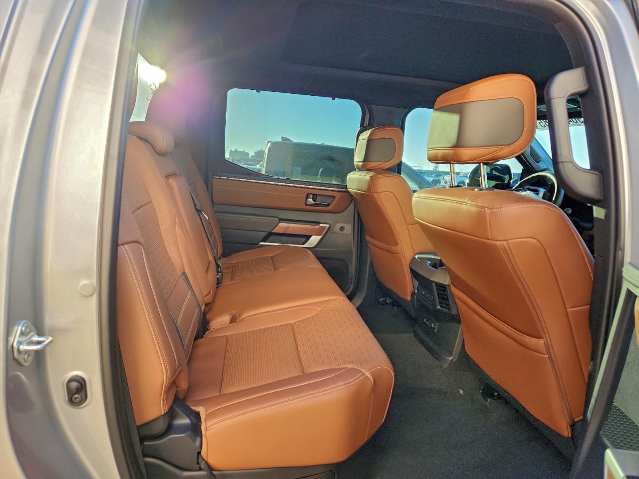 2025 Toyota Tundra Crewmax Platinum - zdjęcie 10