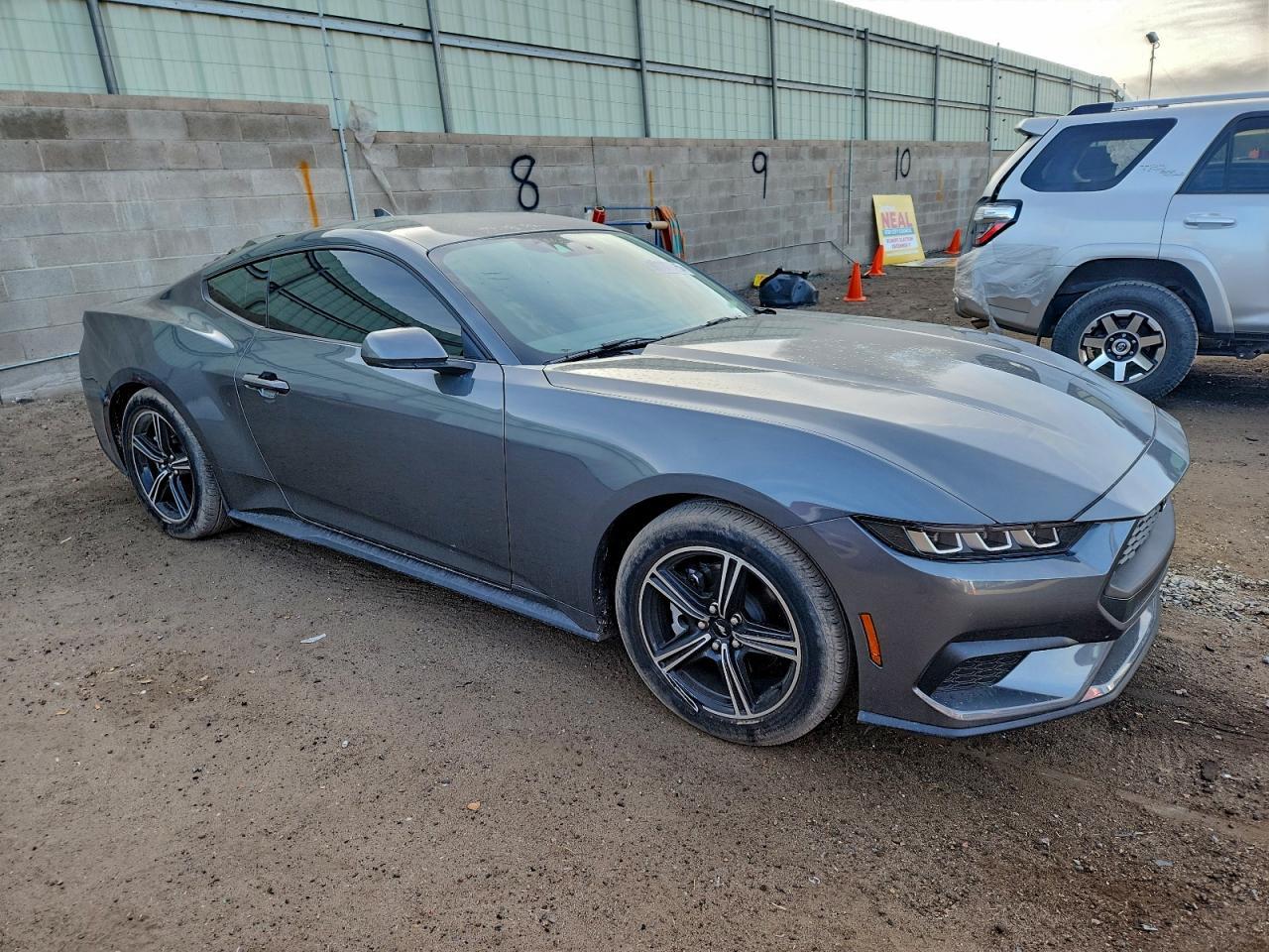 2025 Ford Mustang - zdjęcie 4