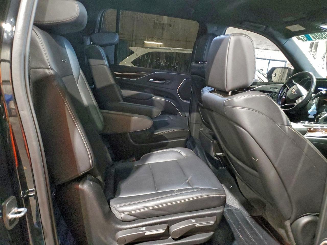 2024 Cadillac Escalade Esv Luxury - zdjęcie 11