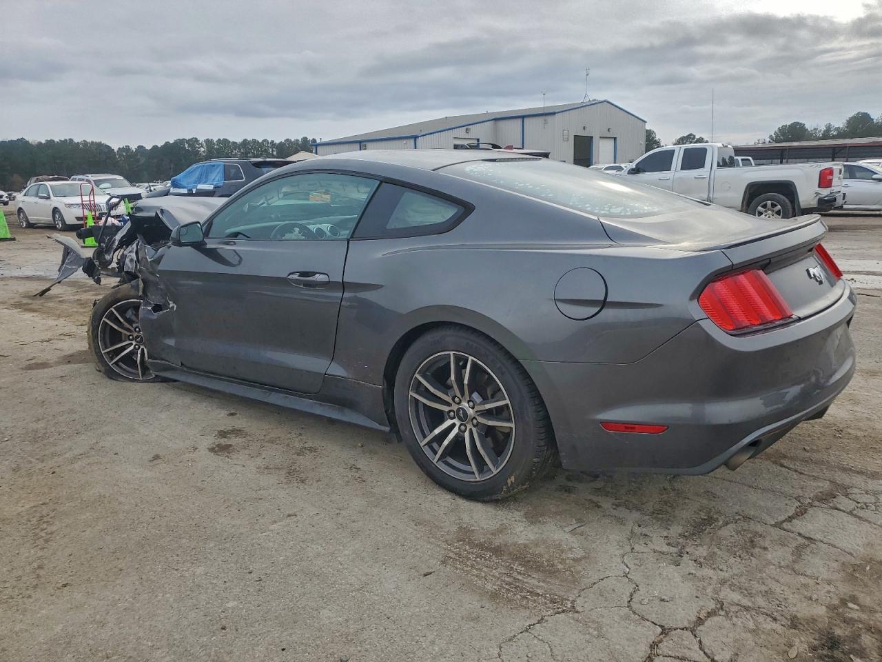 2017 Ford Mustang - zdjęcie 2