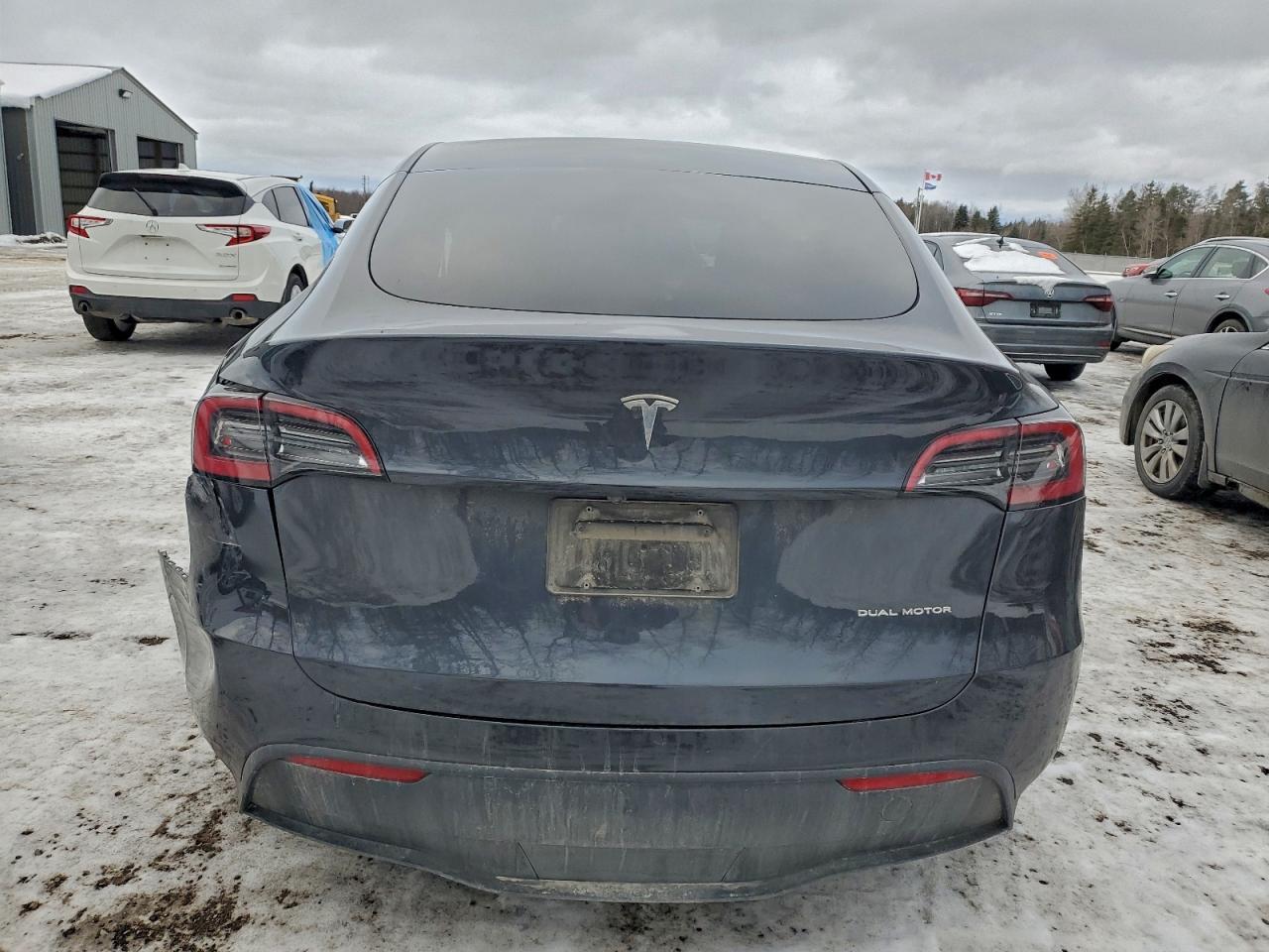 2024 Tesla Model Y - zdjęcie 6