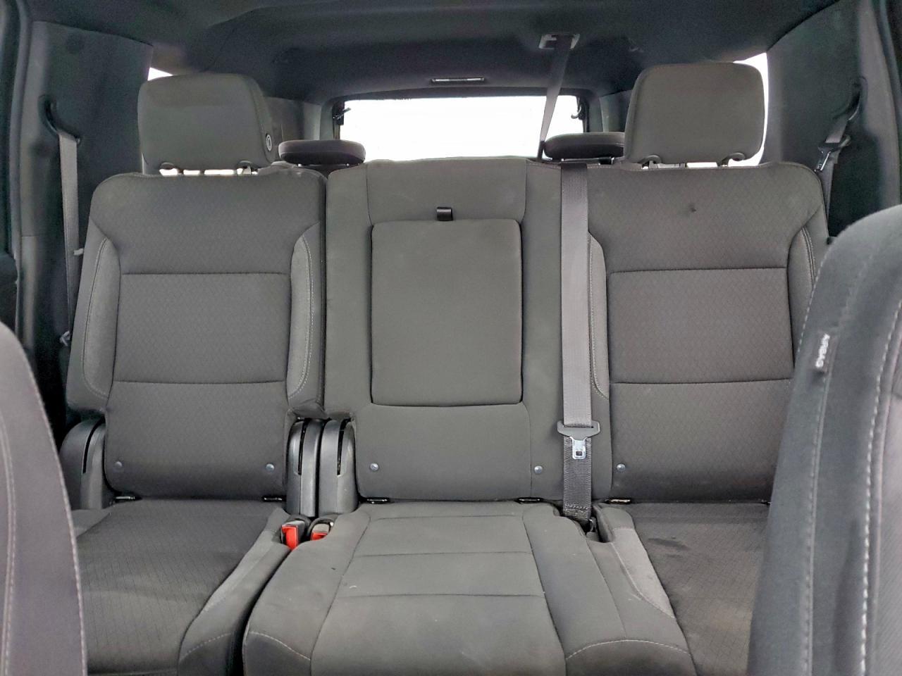 2023 Chevrolet Suburban C1500 Ls - zdjęcie 10