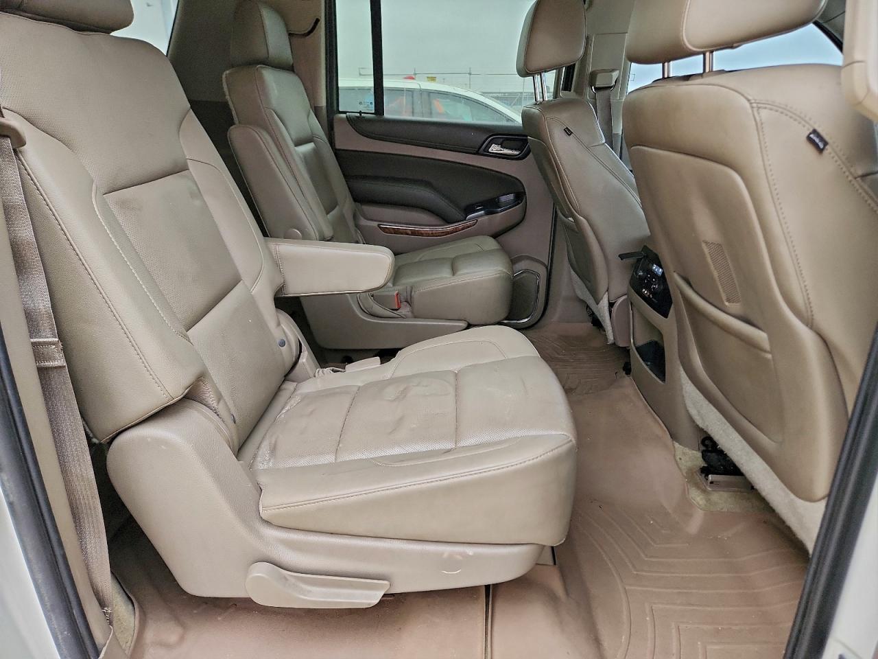 2015 Chevrolet Suburban K1500 Ltz - zdjęcie 11