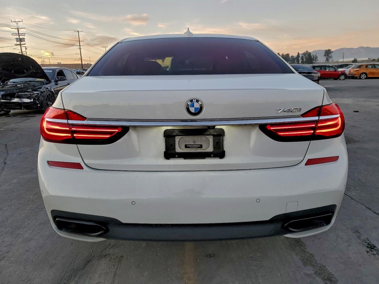 2016 BMW 740 I - zdjęcie 6