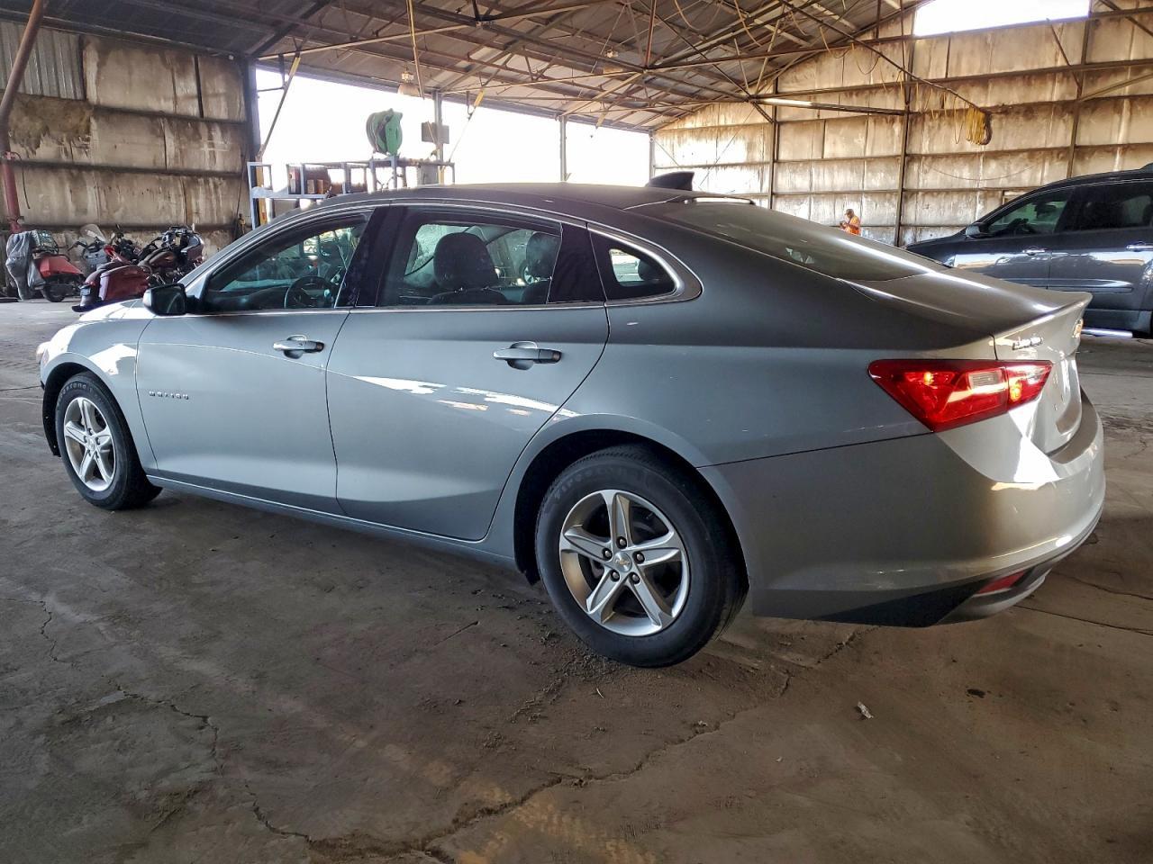 2024 Chevrolet Malibu Ls - zdjęcie 2