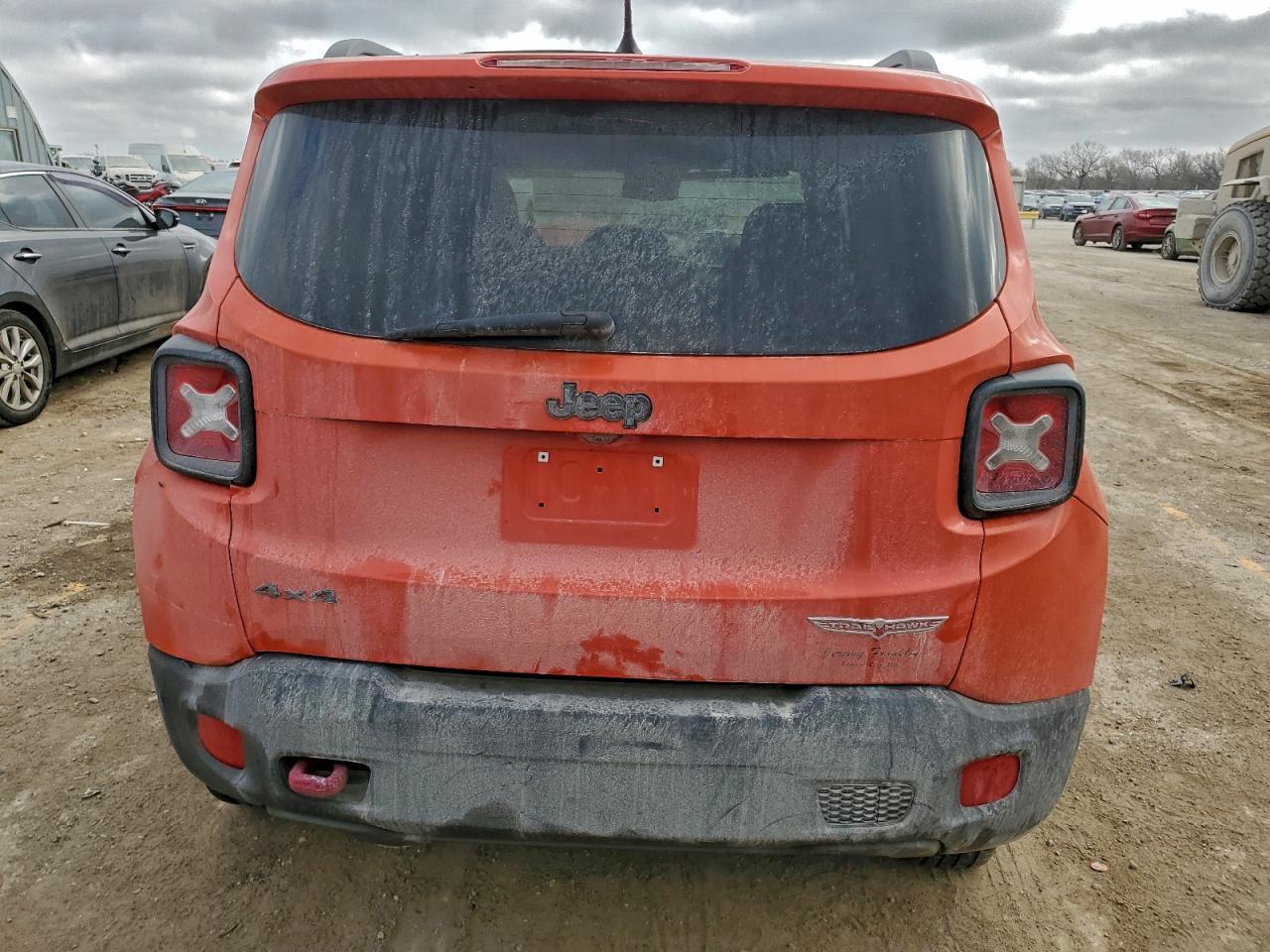 2016 Jeep Renegade Trailhawk - zdjęcie 6