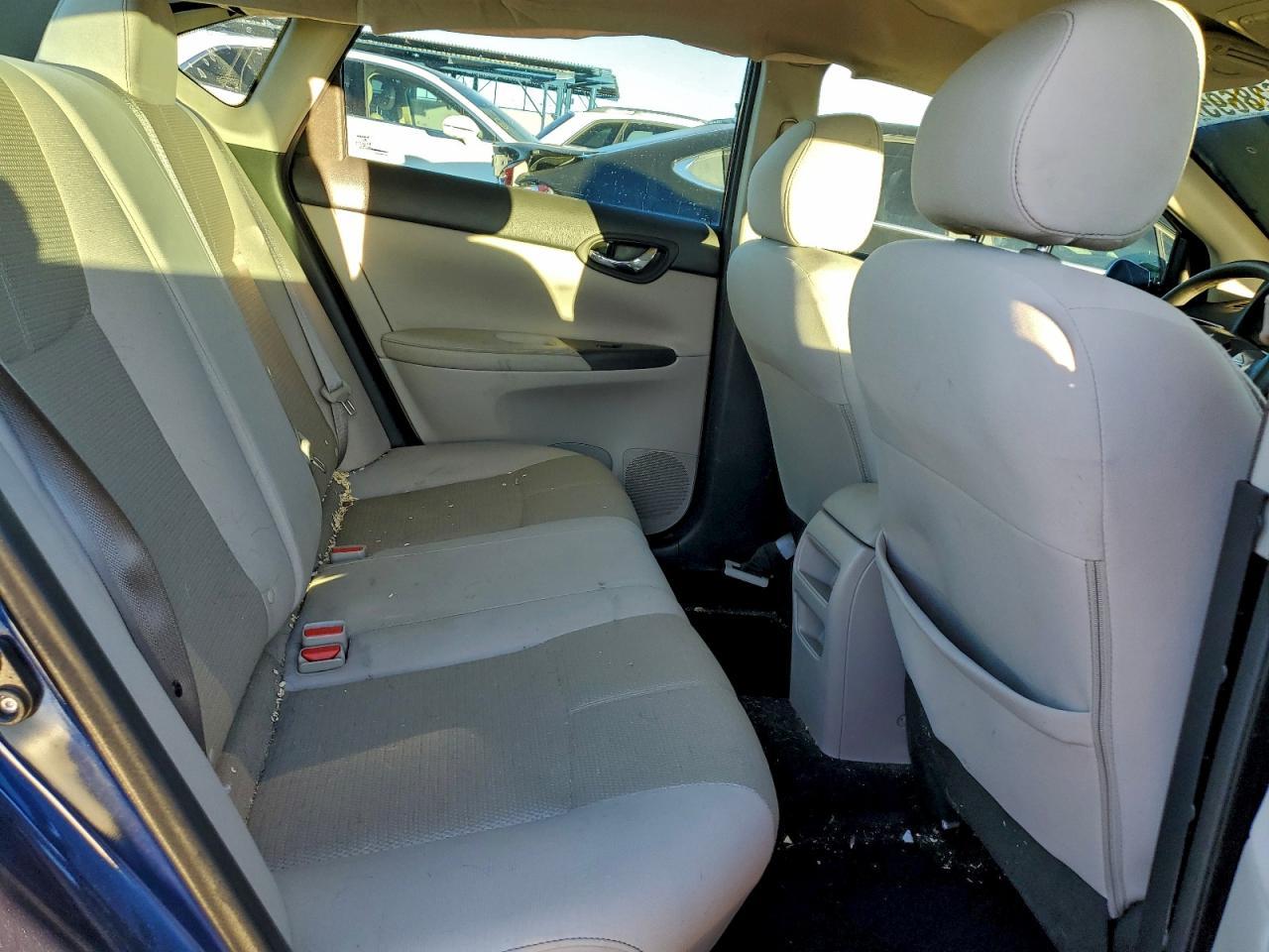 2016 Nissan Sentra S - zdjęcie 10