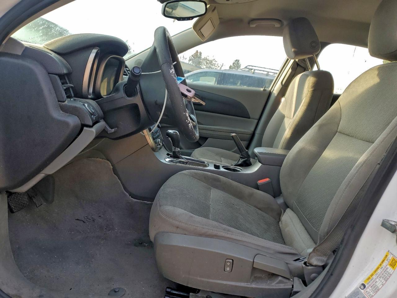 2014 Chevrolet Malibu Ls - zdjęcie 7