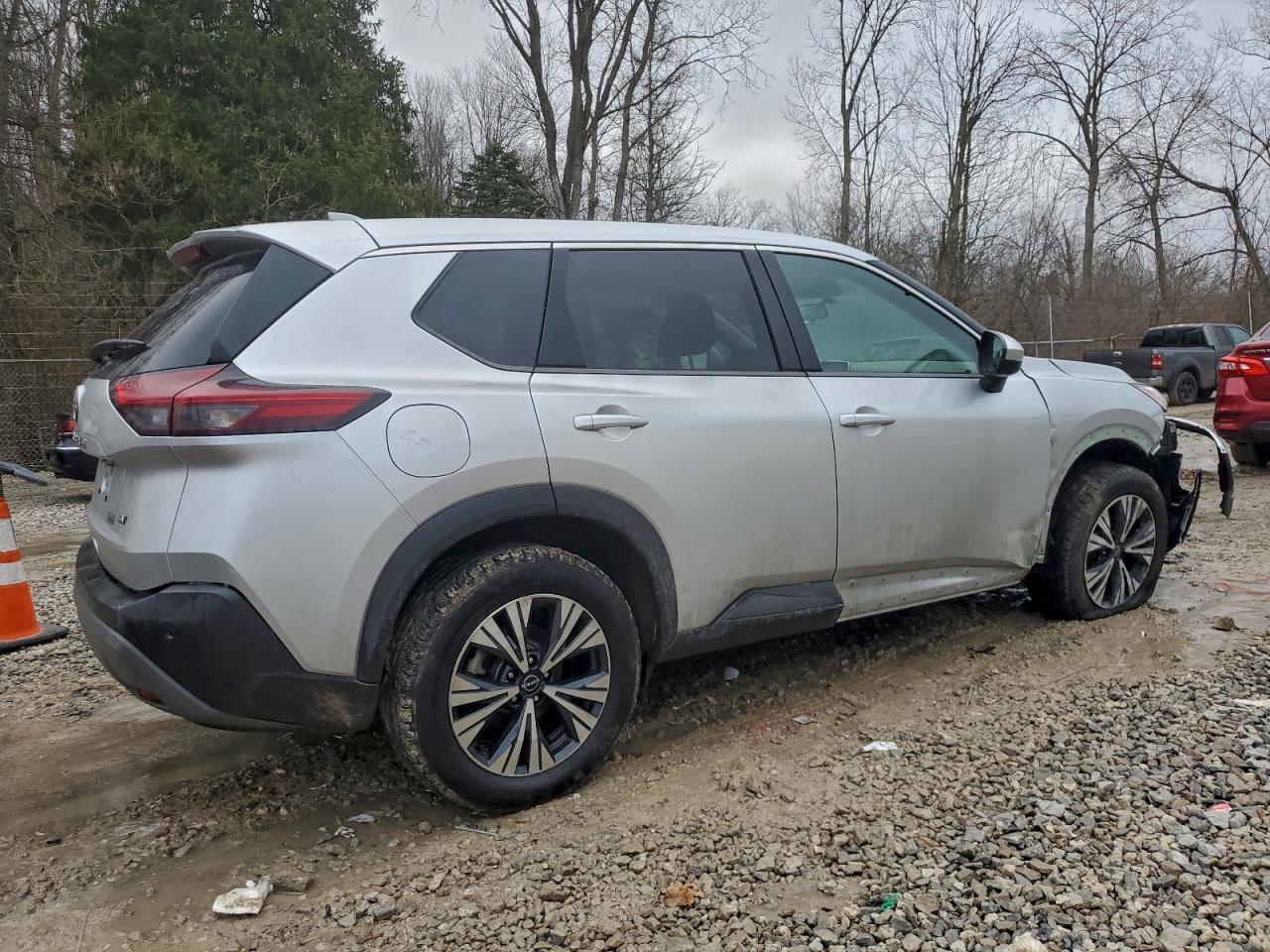 2023 Nissan Rogue Sv - zdjęcie 3