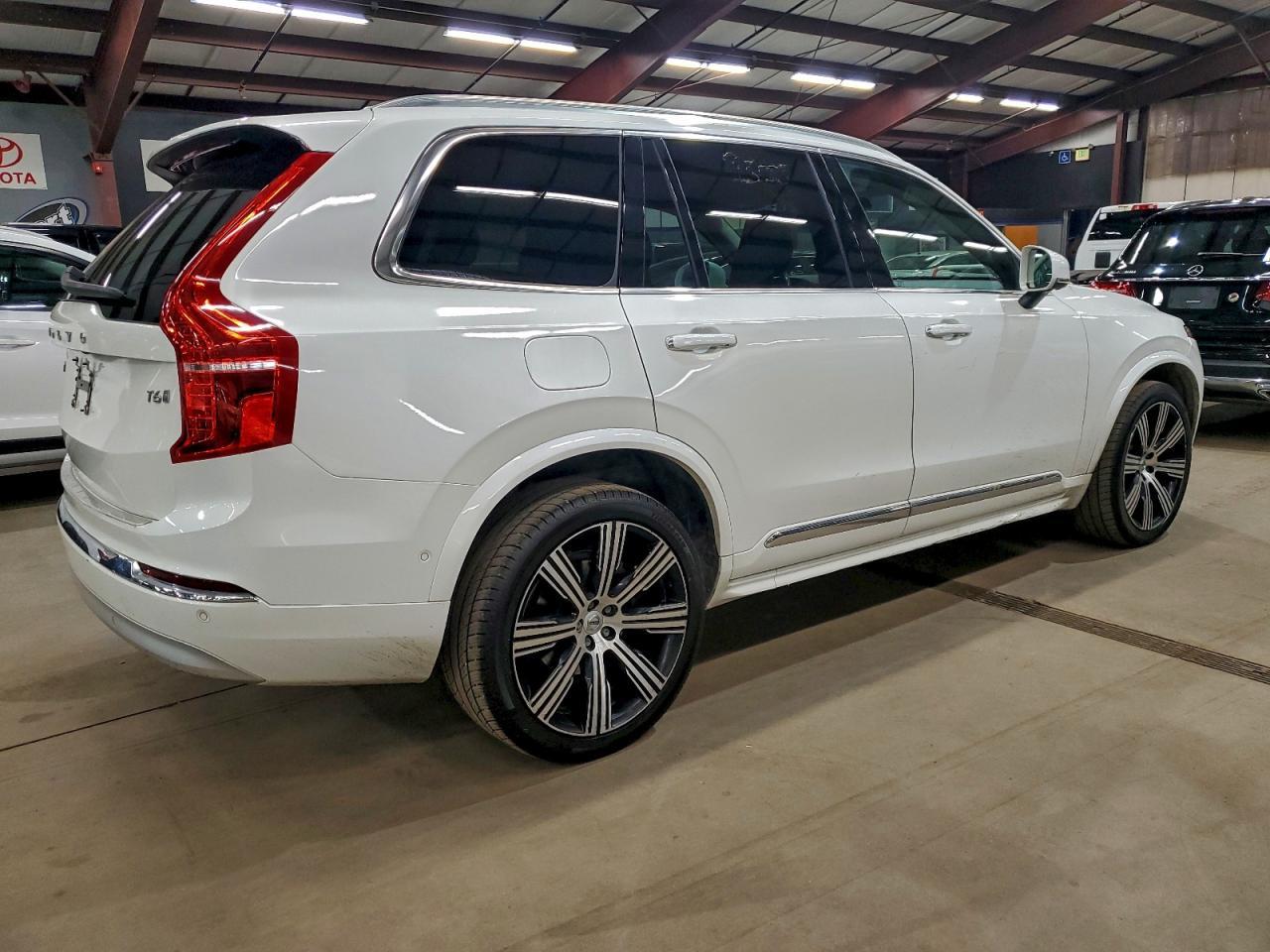2022 Volvo XC90 - zdjęcie 3