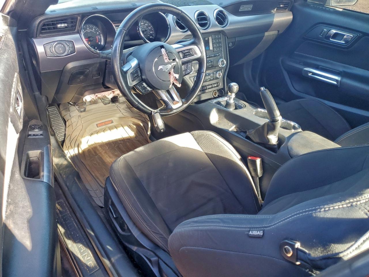 2016 Ford Mustang - zdjęcie 8