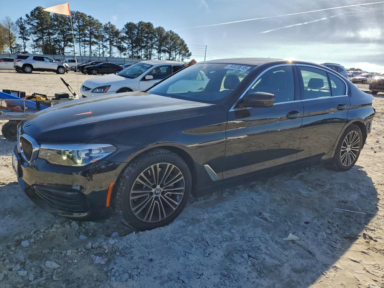 2019 BMW Seria 5 540i - zdjęcie główne