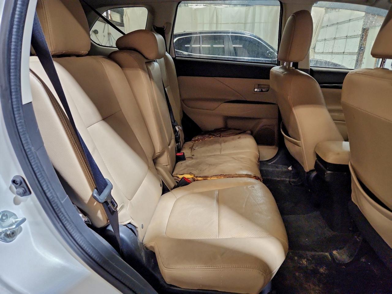 2016 Mitsubishi Outlander Se - zdjęcie 11