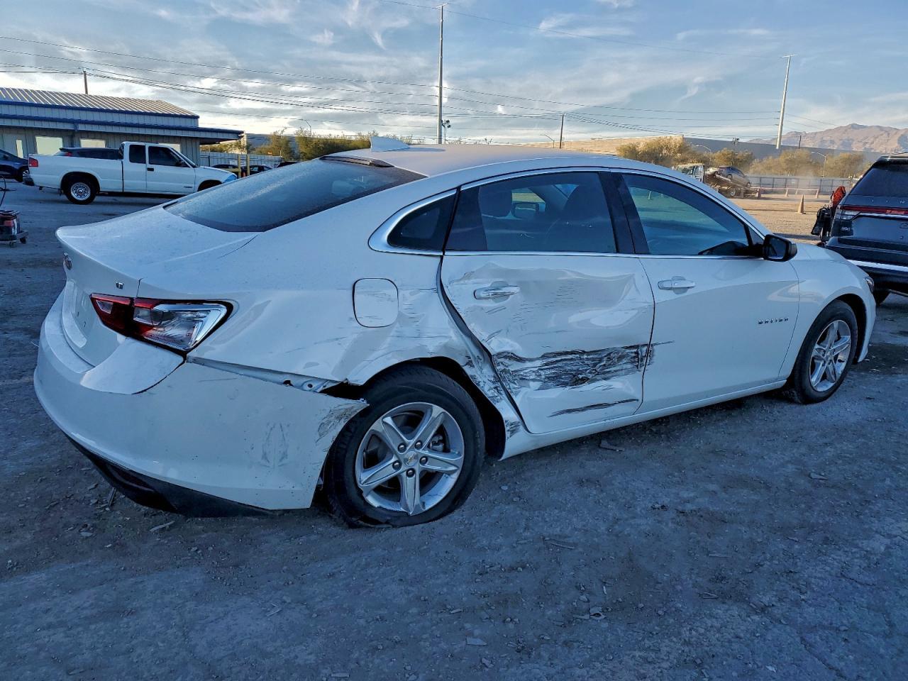 2023 Chevrolet Malibu Lt - zdjęcie 3