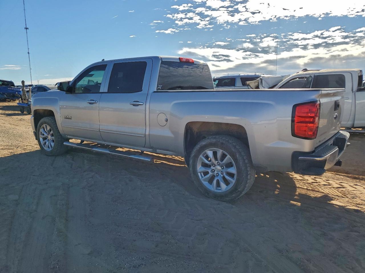 2018 Chevrolet Silverado C1500 Lt - zdjęcie 2
