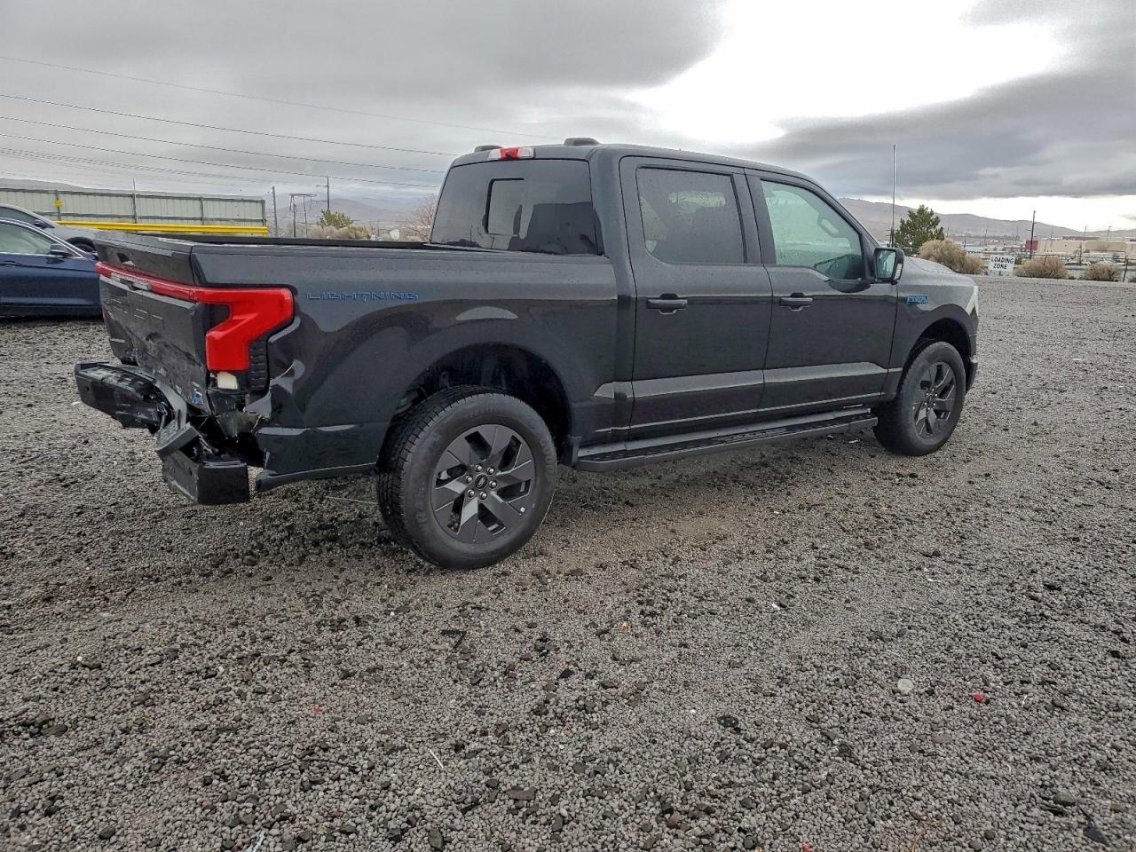 2025 Ford F150 Lightning Lariat - zdjęcie 3