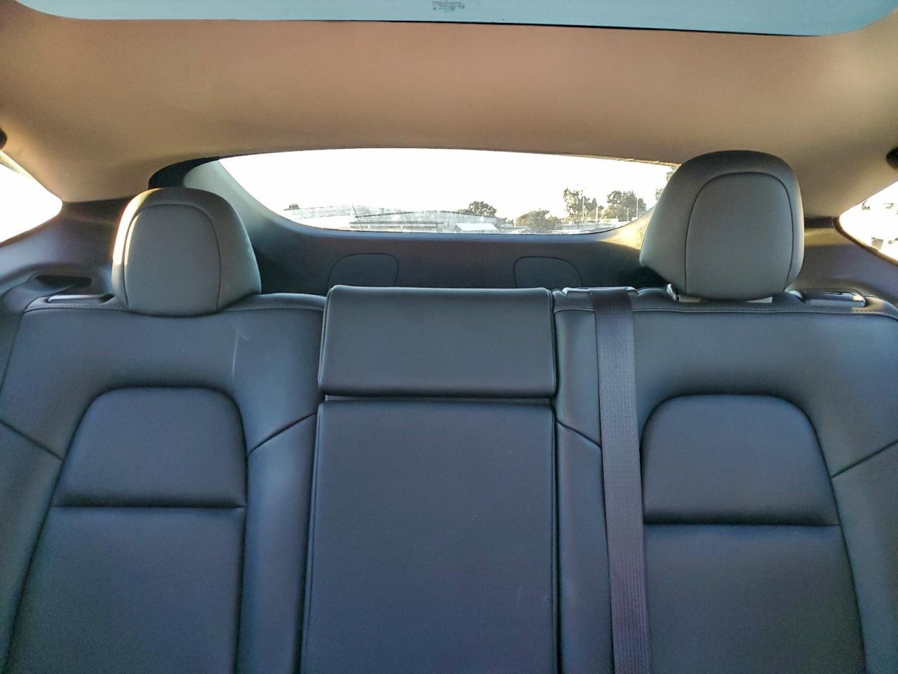 2022 Tesla Model Y - zdjęcie 10