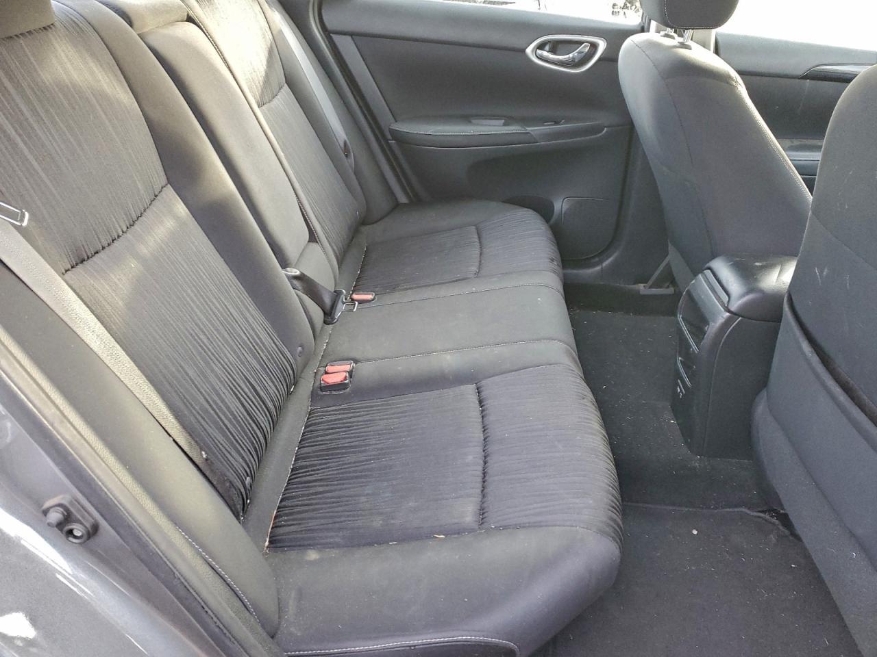 2019 Nissan Sentra S - zdjęcie 10