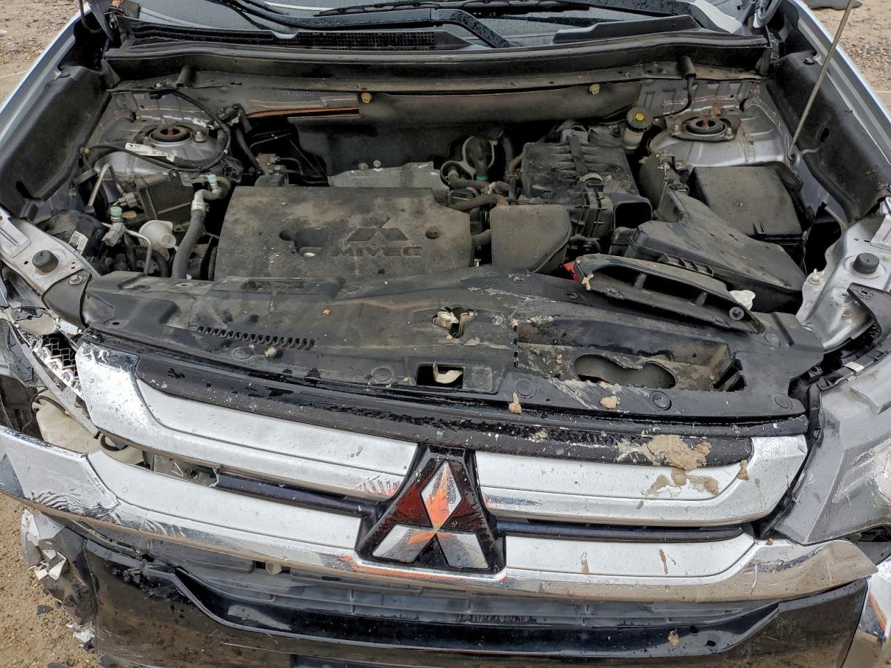 2016 Mitsubishi Outlander Es - zdjęcie 12