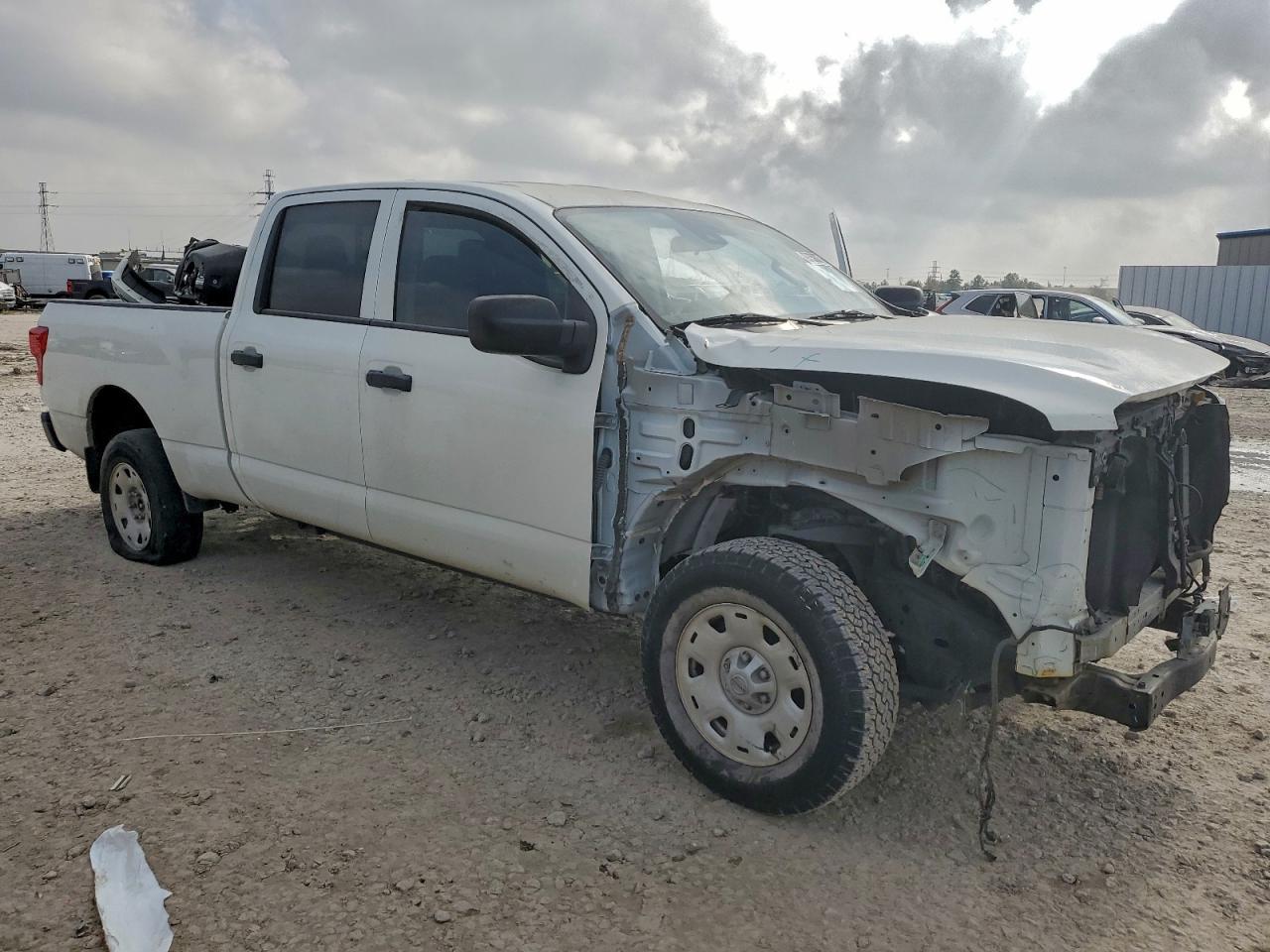 2022 Nissan Titan Xd S - zdjęcie 4