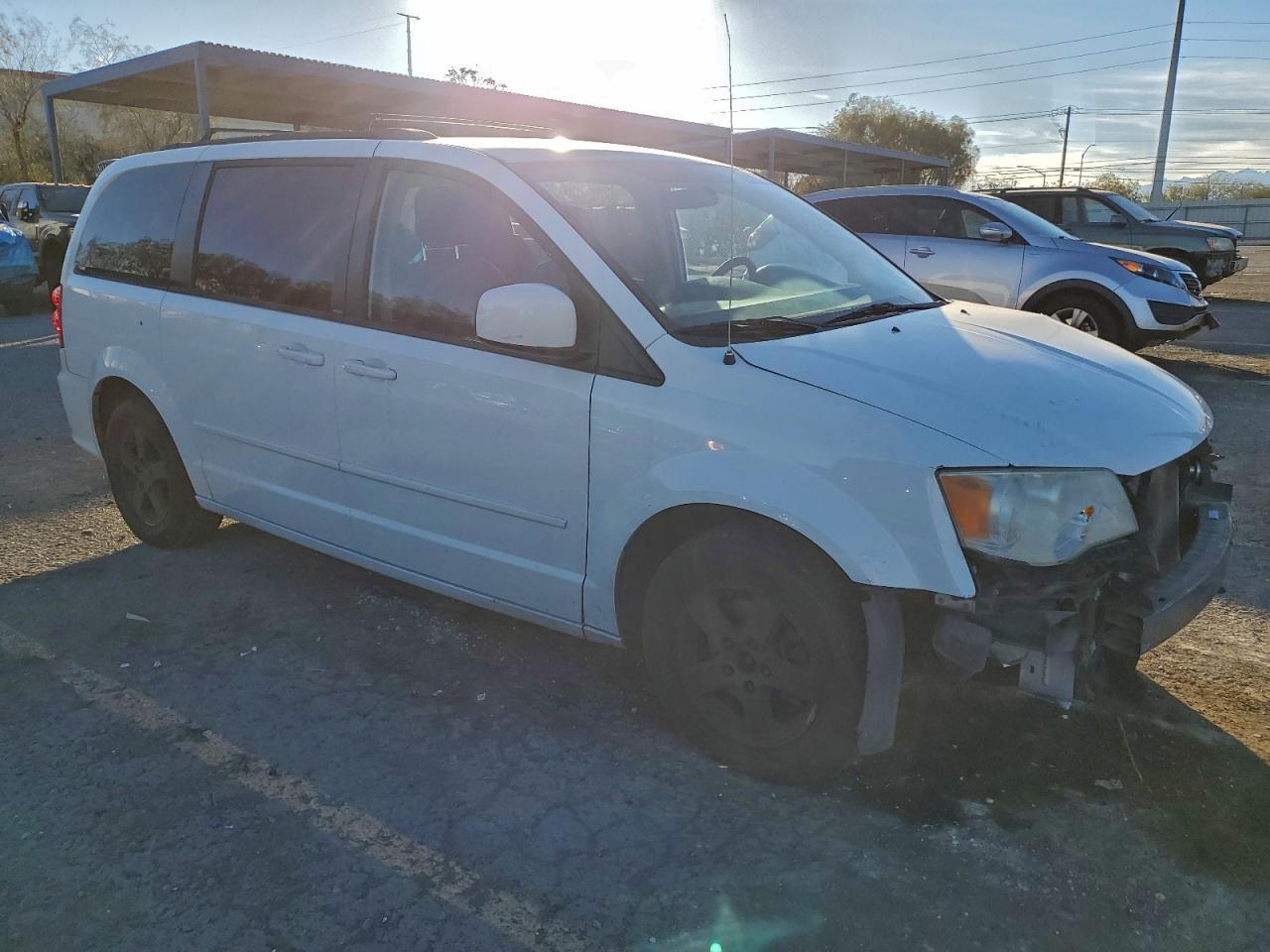 2013 Dodge Grand Caravan Sxt - zdjęcie 4
