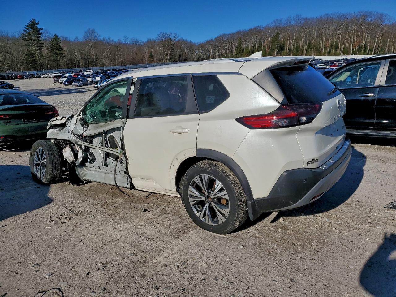 2023 Nissan Rogue Sv - zdjęcie 2